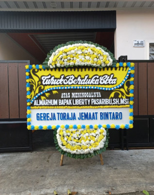 Papan Bunga Duka di Pengkadan